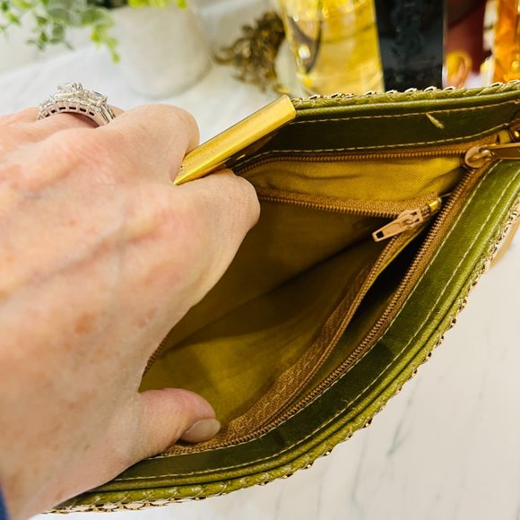 ❌SOLD❌VTG gold mesh evening puse - Picture 7 of 13